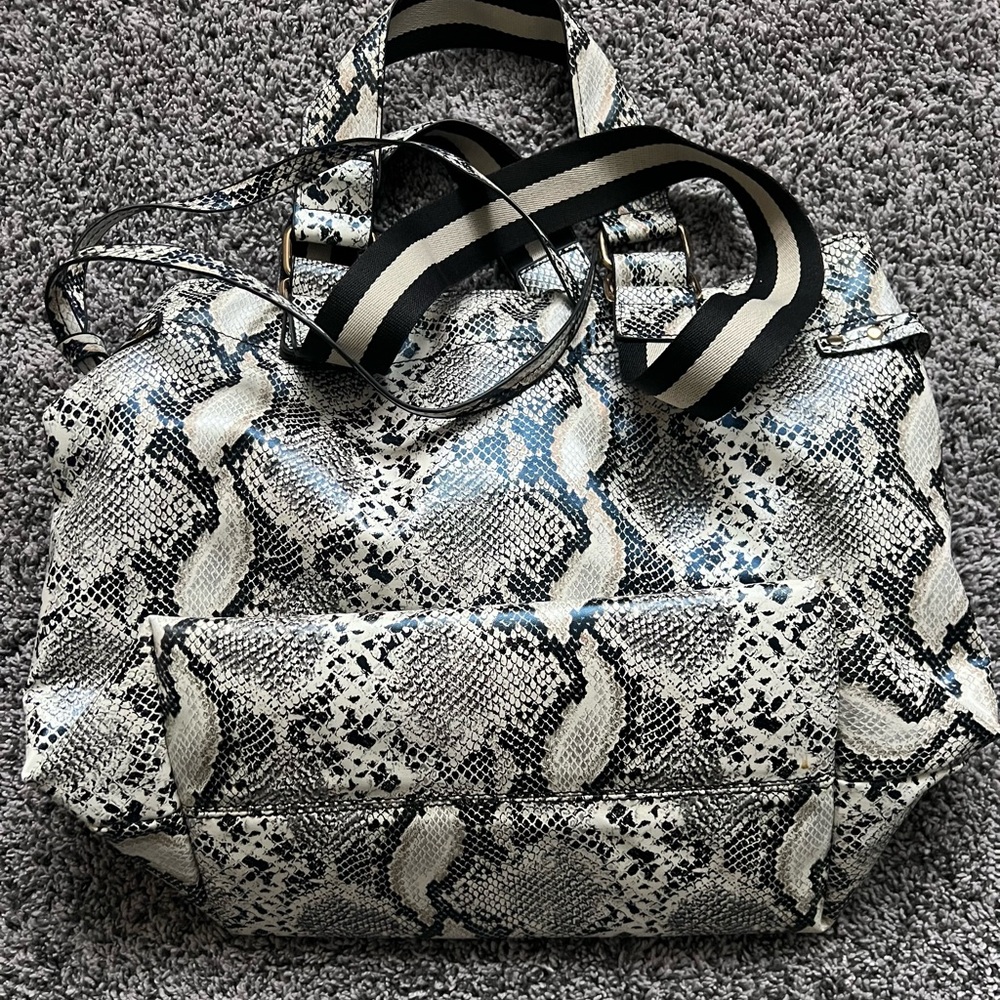 Ahdorned snake leather tote - Picture 8 of 9
